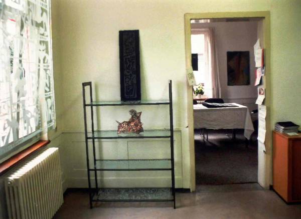 Werke aus Glas und Draht bei der Ausstellung "Offenes Atelier" im Kunstverein Böblingen